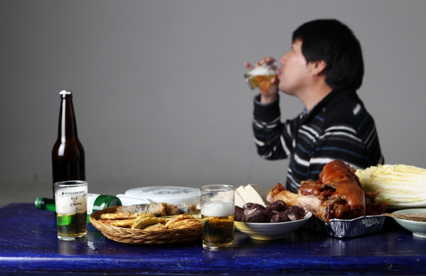 음주를 많이 하는 한국인. 박미향 기자