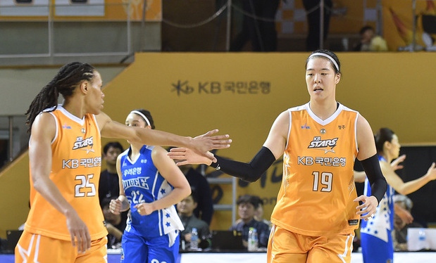 박지수, WNBA 진출…한국선수 15년 만