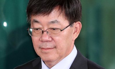 ‘돈봉투 만찬’ 이영렬 전 지검장, 뇌물 고발건도 무혐의