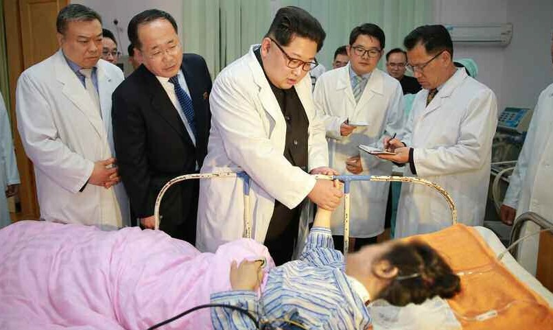 김정은, 유커 32명 교통사고 직후 중국 대사관 찾아 위로