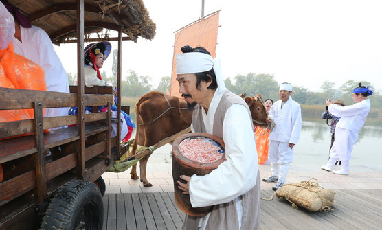 [ESC] 새우젓 동네 진짜 맛은 뜨끈한 설렁탕