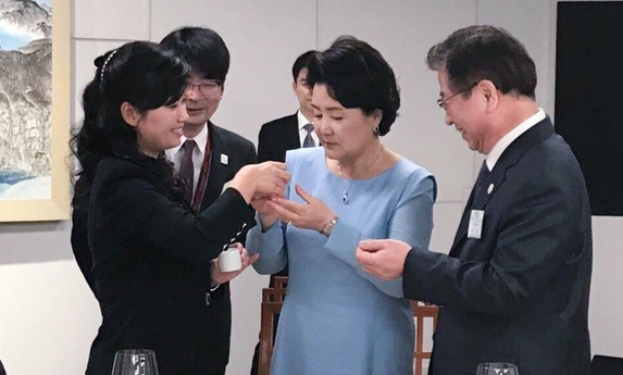 정상회담 ‘만찬’ 뒷얘기…“두 정상, 술 처리 애먹었을 것”