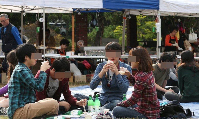 교육부, 대학 축제때 ‘주점 금지령’…대학생들 갑론을박