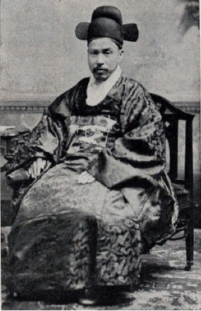 1888년 조선왕조의 초대 주미국공사를 지낸 관료 박정양. 주미공사로 일한 11개월간 미국을 관찰, 탐문한 기록인 <미속습유>를 남겼다.