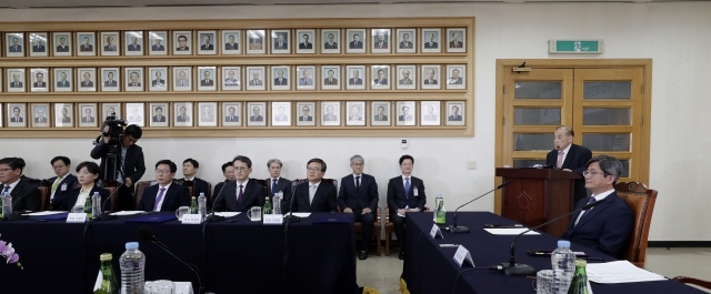 3월16일 서울 서초동 대법원에서 열린 사법발전위원회 1차 회의 장면. <한겨레> 자료사진