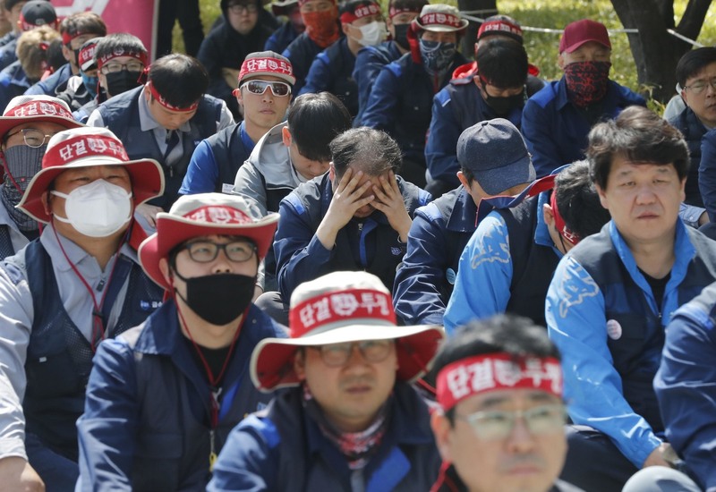 한국지엠(GM) 노동자들의 상경투쟁 모습. 제조업 고용 한파 등으로 4월에도 취업자 수 증가폭이 저조한 모습을 보였다. 박종식 기자 anaki@hani.co.kr