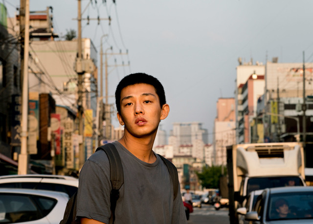 이창동 감독의 영화 <버닝>의 한 장면. 씨지브이아트하우스 제공