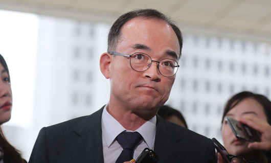 [한겨레 사설] 3차 수사도 ‘외압’ 논란, 검찰은 부끄러운 줄 알아야