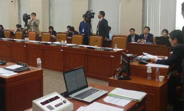 “일자리 추경 급하다더니…여당 의원들 왜 없습니까”