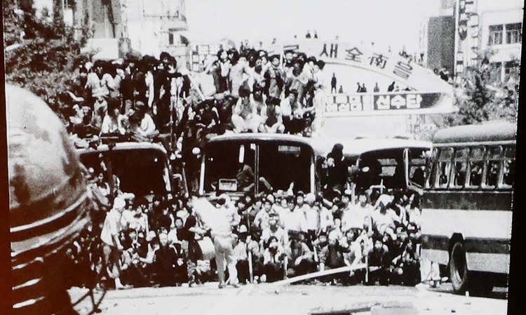 [한겨레 사설] 5·18 38돌, 이제 온전한 진실과 정의가 서게 하라
