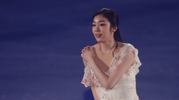 김연아가 20일 오후 서울 목동아이스링크에서 열린 `올 댓 스케이트 2018'에서 연기를 펼치고 있다. 연합뉴스