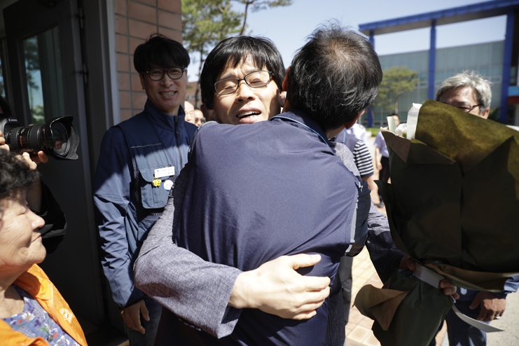 21일 가석방으로 출소한 한상균 전 민주노총 위원장. 김성광 기자