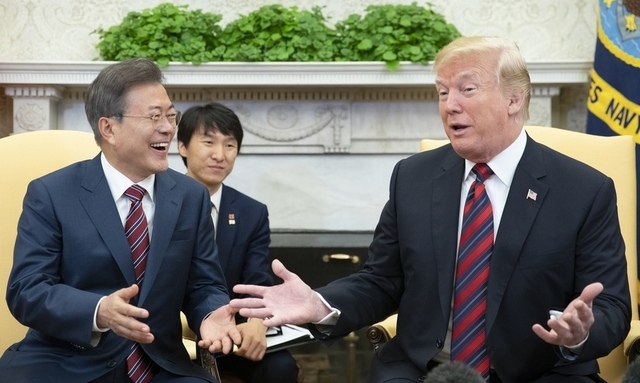 [한겨레 사설] 트럼프의 ‘유연한 일괄타결’ 해법을 주목한다
