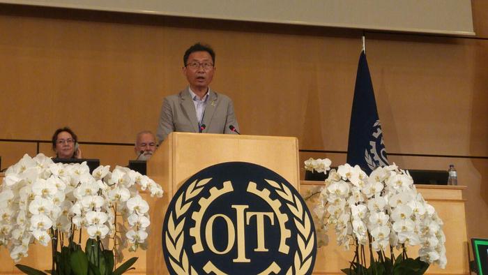 지난 5일(현지시각) 스위스 제네바에서 열린 제107차 국제노동기구(ILO) 총회에서 연설 중인 김명환 민주노총 위원장. 민주노총 제공