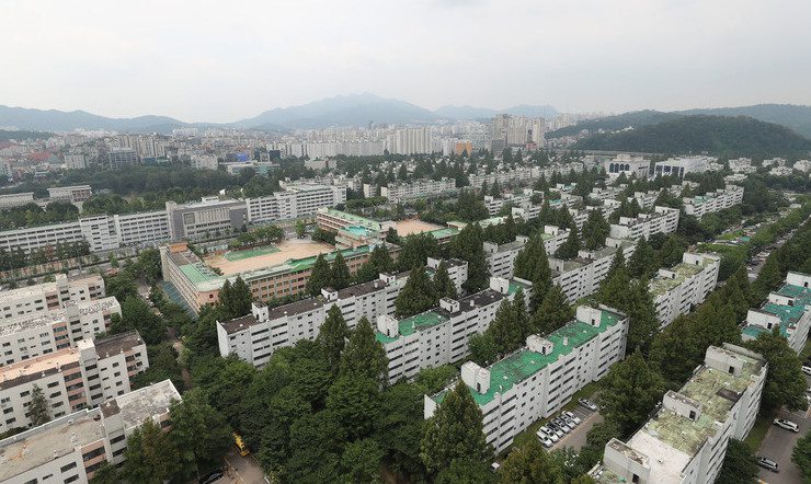 서울 아파트 전셋값 12주 연속 내렸다