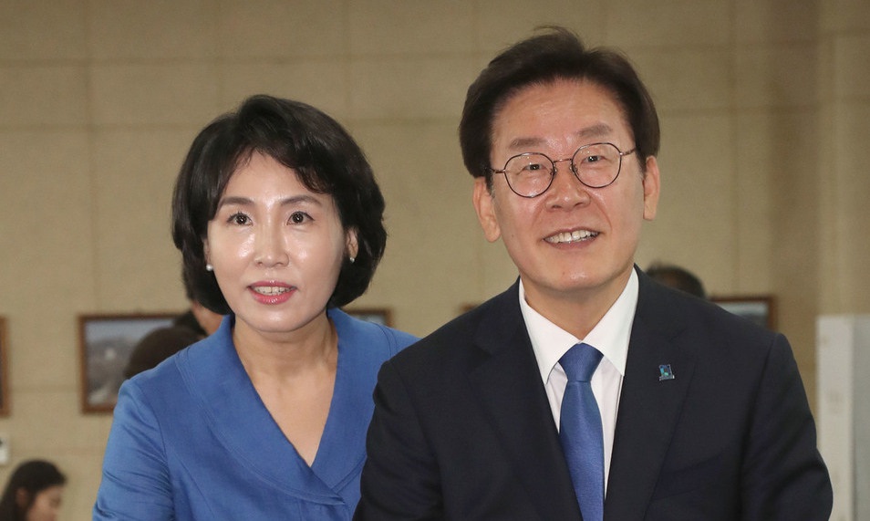 이재명 부인 김혜경씨, 오늘은 경찰 포토라인 선다