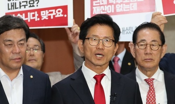 김문수 “후보 단일화 이루지 못해 죄송”…‘안찍박’ 강조