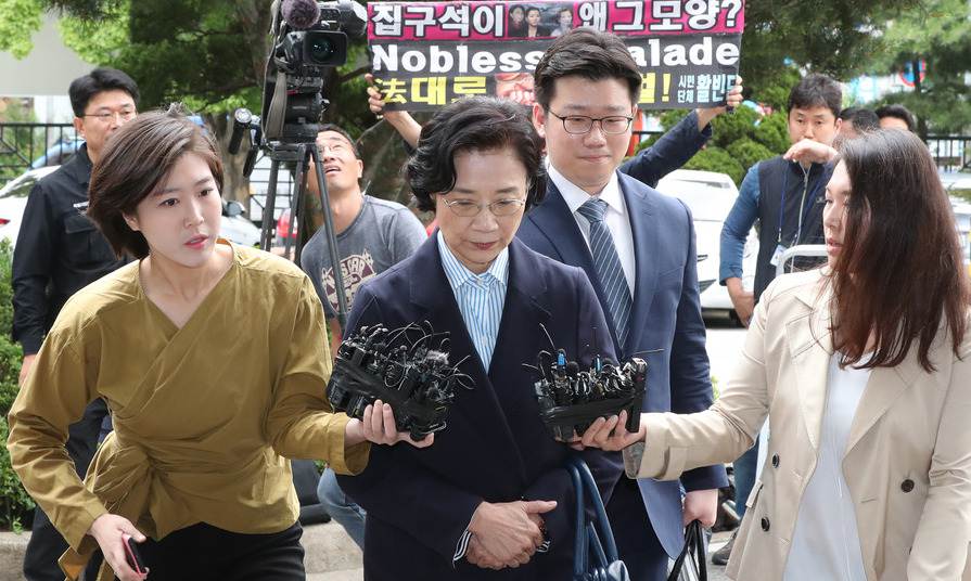 [포토] 오늘도 역시 "성실히 조사받겠다"-이명희 재소환 현장