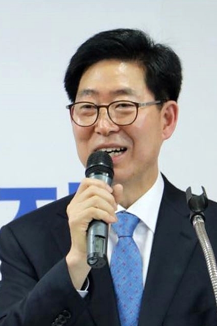 양승조 충남도지사 당선자. 양승조 누리집에서 갈무리