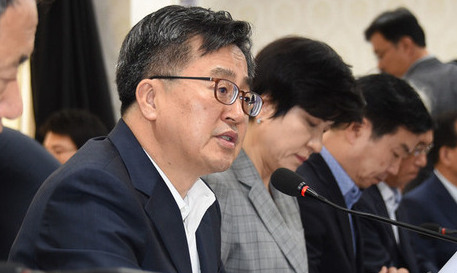 [한겨레 사설] ‘고용 대란’ 해결에 경제팀 ‘진퇴’ 걸어야