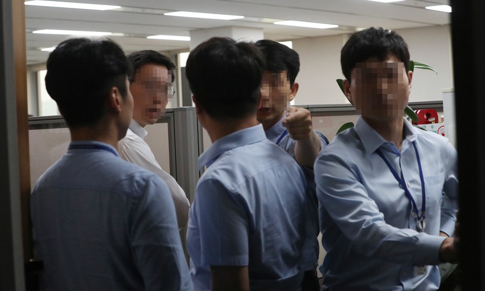 검찰, MB정부 ‘민주노총 분열공작’ 수사…고용노동부 압수수색