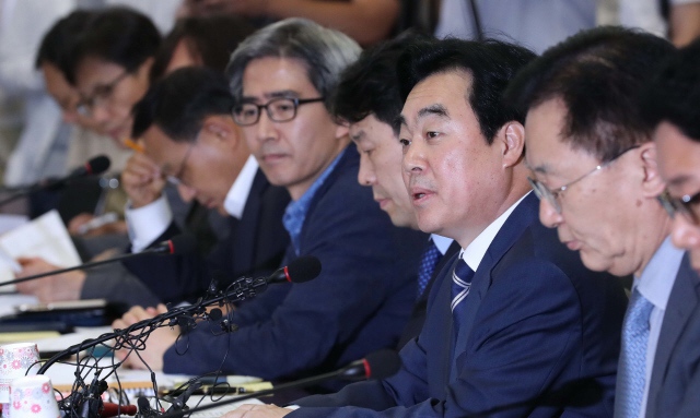 [사설] 국민 혼란 부른 ‘금융소득 종합과세’ 엇박자
