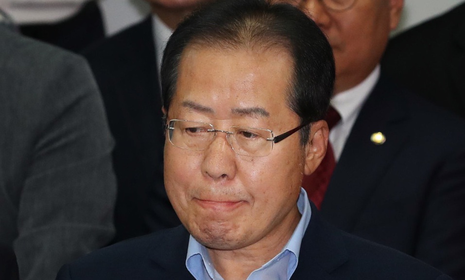 미국행 홍준표 “치열한 내부논쟁 뒤 건전한 야당역할 했으면…"