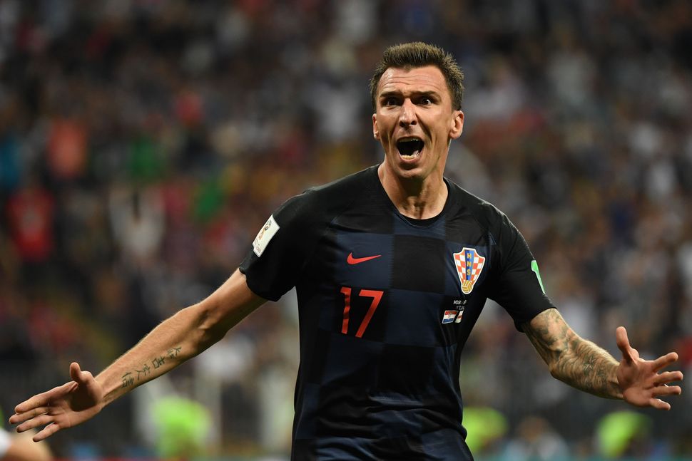  A photo of reporter Yuri Cortés covering "normal". 2018 FIFA World Cup Russia and Croatia will face England in the semi-finals on 12 (Woori Time) at the Rusutsu stadium in Moscow, Mario Manjukichi, winner of the finals, is delighted to qualify for the first World Cup. Moscow / AFP NEWS 