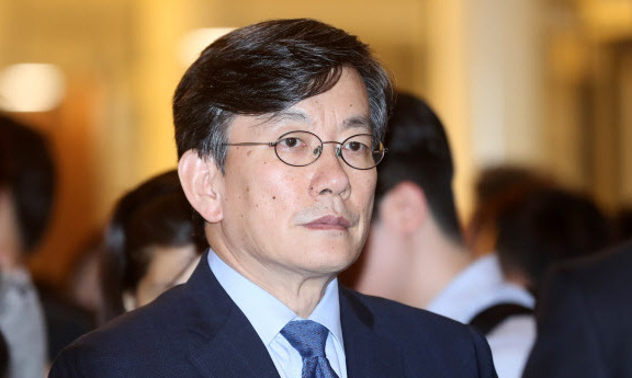 손석희 19시간 경찰조사 받고 귀가…“사실 곧 밝혀질 것”