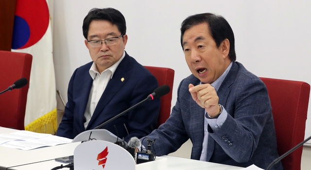 김성태 자유한국당 원내대표가 1일 오후 국회에서 기무사 관련 기자회견을 하고 있다. 김경호 선임기자 jijae@hani.co.kr