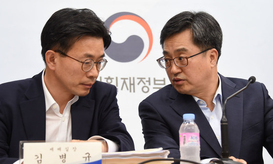 “초과세수 근거로 증세 회피해선 안 돼”