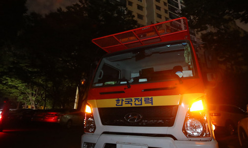 서울 목동 아파트 2천500여 가구 정전…일부 복구