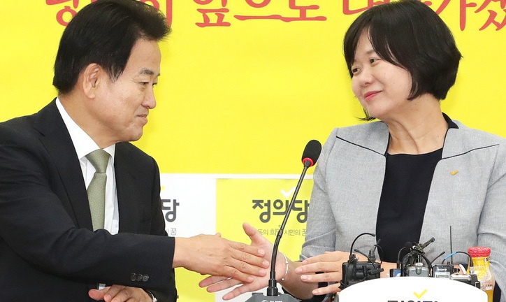 문 대통령 “한국당도 손해 안봐”…선거제 개편 급물살 타나