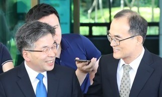 수사권 조정 줄다리기 와중에…검찰총장 찾은 경찰청장