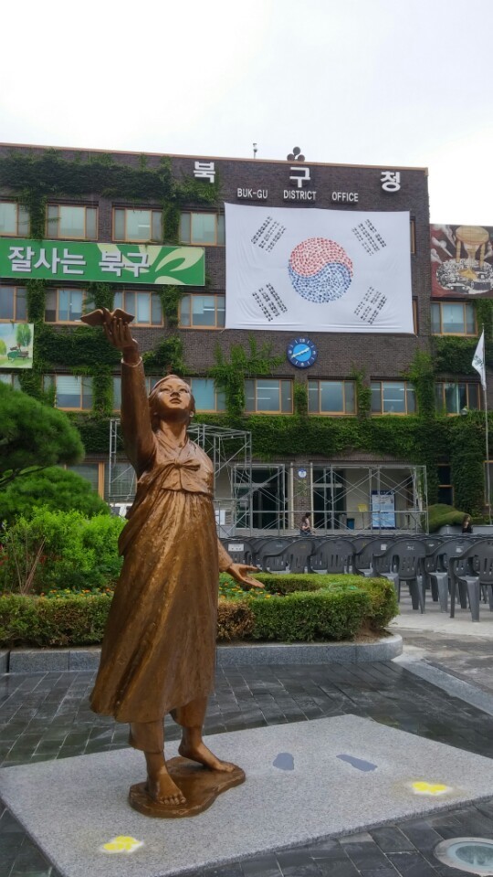 광주광역시 북구에 시민들이 성금을 모아 설치한 평화의 소녀상. 정달성씨 제공