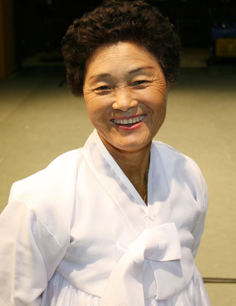 신안 장산도 씻김굿 전남도 예능보유자 진금순 무녀. <한겨레> 자료 사진