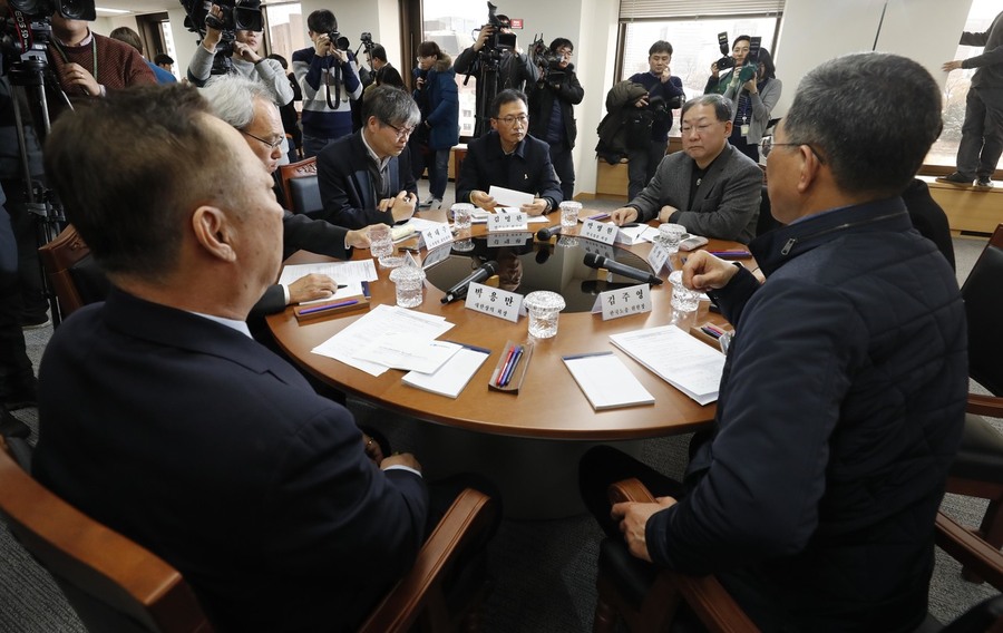 지난 1월 31일 오후 서울 종로 경제사회발전노사정위원회 대회의실에서 제1차 노사정 대표자 회의가 열리고 있다. 박종식 기자 anaki@hani.co.kr