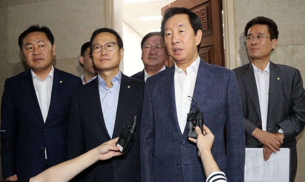 규제완화법 잰걸음, 민생법안 게걸음