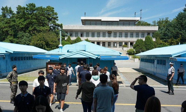 평화 꿈꾸는 발길 늘었지만…JSA 전시관은 아직 ‘냉전중’