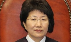 시골판사가 된 퇴임 대법관