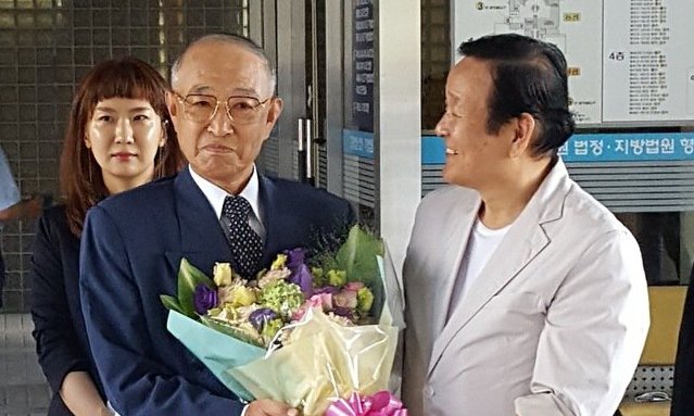 영화 ‘자백’ 주인공 김승효씨, 43년 만에 재심서 무죄