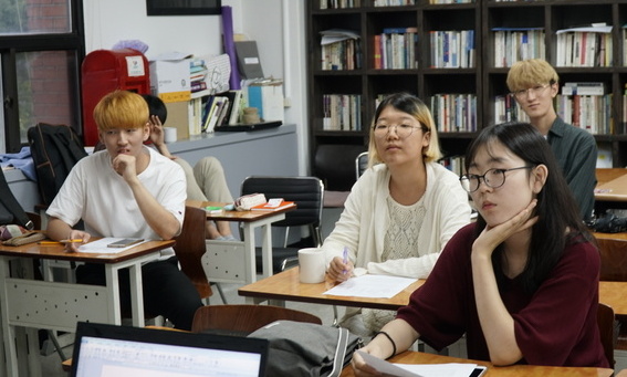 학교를 떠났다고요? ‘삶 속’으로 더 들어온 거예요