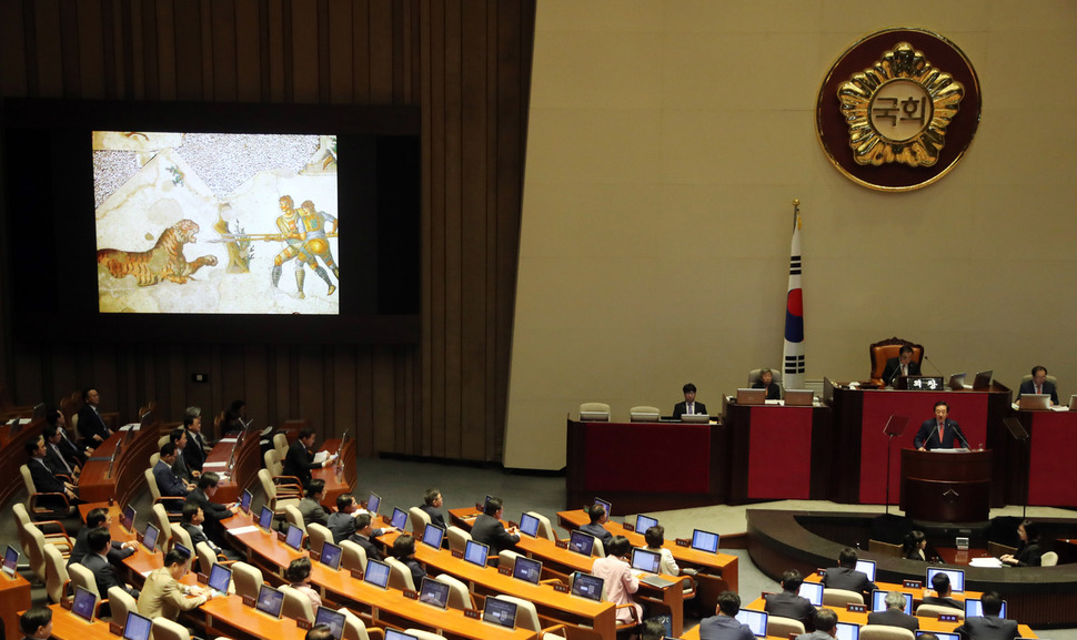 김성태 자유한국당 원내대표가 5일 오전 국회 본회의에서 교섭단체 대표연설을 하고 있다. 김경호 선임기자 jijae@hani.co.kr