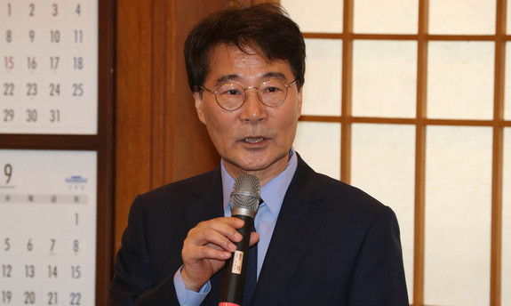 [사설] 부적절한 장하성 실장의 ‘강남 발언’