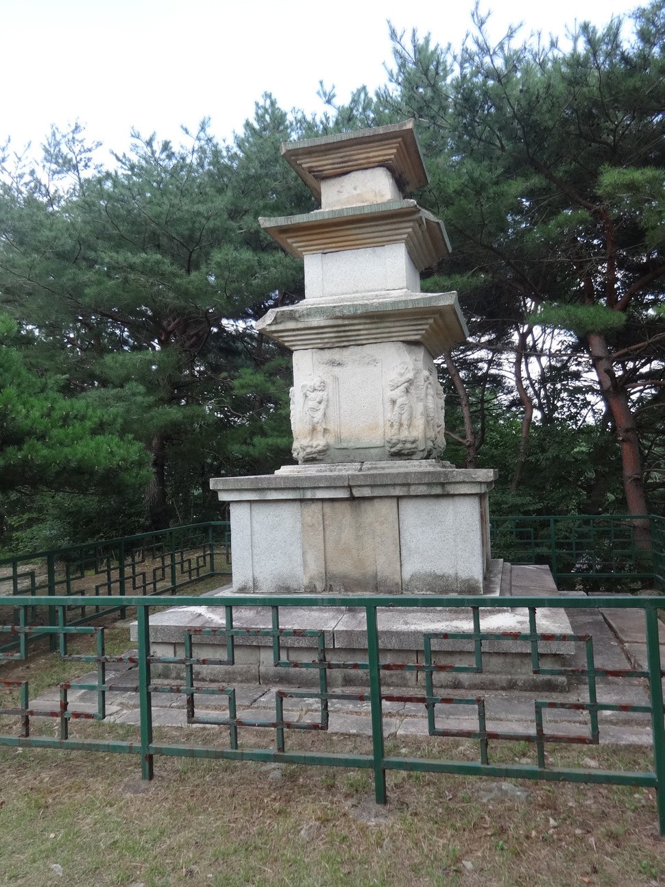 울산시 유형문화재로 지정된 간월사지 북탑.