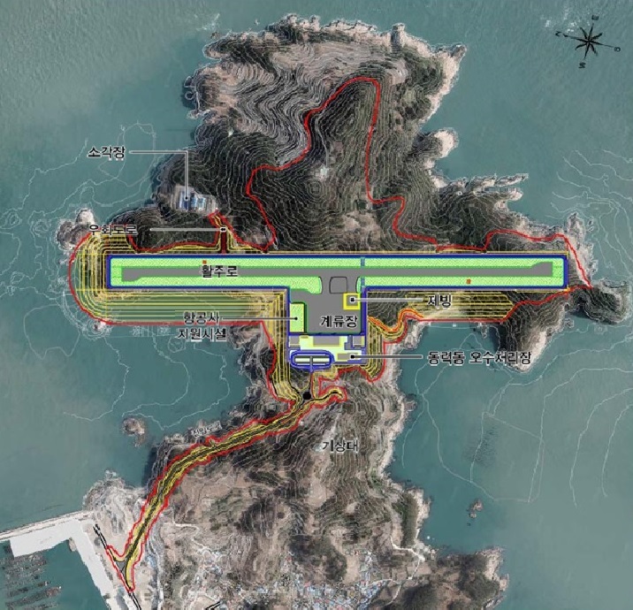 서울지방항공청이 다도해해상국립공원 구역인 전남 신안 흑산도에 건설을 추진 중인 흑산공항 배치 계획도.  환경부 제공