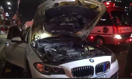 송파구청 앞 도로서 BMW 520d 주행 중 화재…“안전진단 받아”
