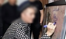 베트남 유명가수들 미술작품에 사인했다가…비난여론에 사과