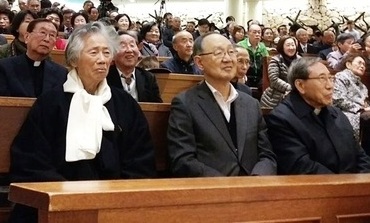 함세웅 신부 출판기념회 축하하는 민주화동지들