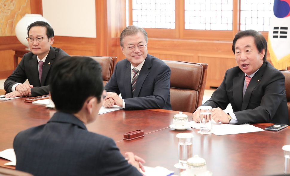 5일 오전 청와대 본관에서 열린 여야정 협의체회의에서 김성태 자유한국당 원내대표가 모두 발언을 하고 있다. 청와대사진기자단